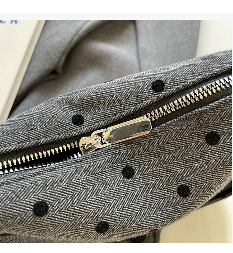 Large capacity printed 2024 summer niche design chain diagonal cross bag, cute and soft girl pillow small square bag for_voghion.com