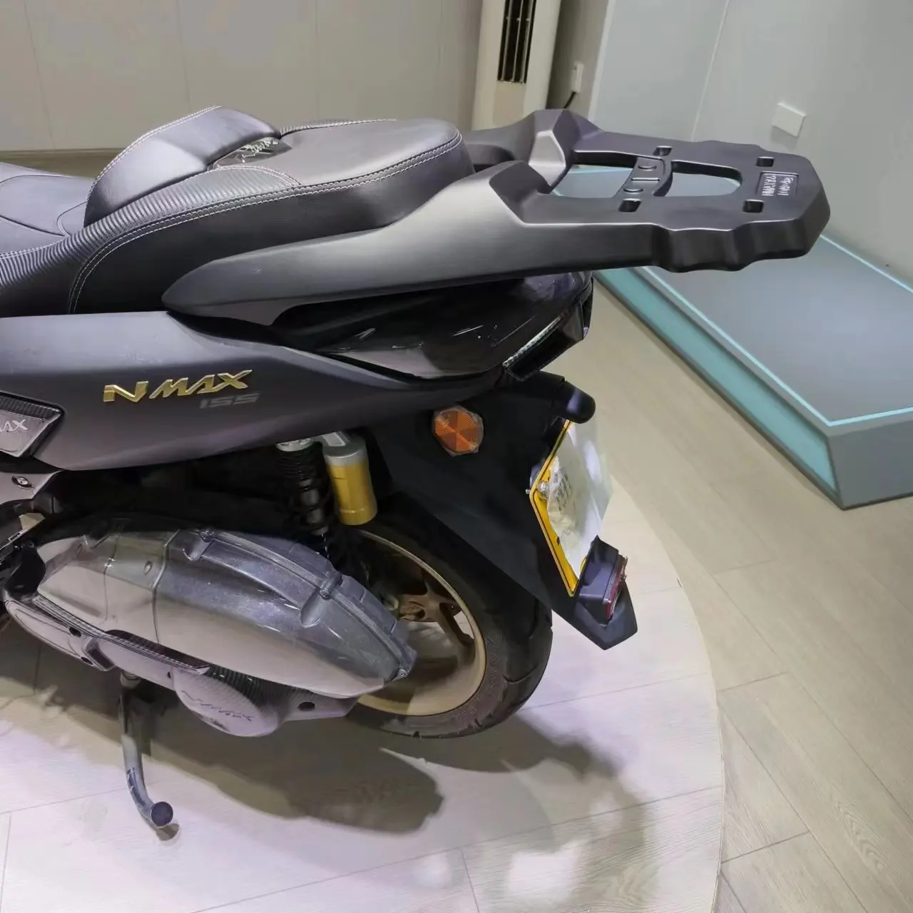 NMAX 155用 NMAX155用 オートバイ用 カーボンスチール テールボックス NMAX 155用 NMAX155用 オートバイ用 カーボンスチール テールボックス