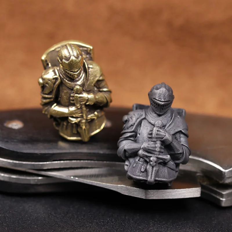 Paracord lanyard pendants Vicissitudes Templar Knight Brass EDC Retro Paracord Knife Beads Crusader Armor Warrior DIY Umbrella Rope Woven Lanyard Pendants