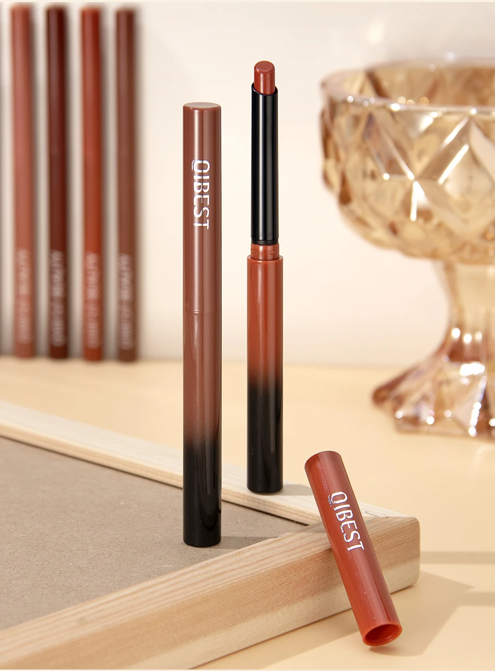Langhaftendes Lippenstift- Und Lipliner-set In Nude Und Rot_voghion.com