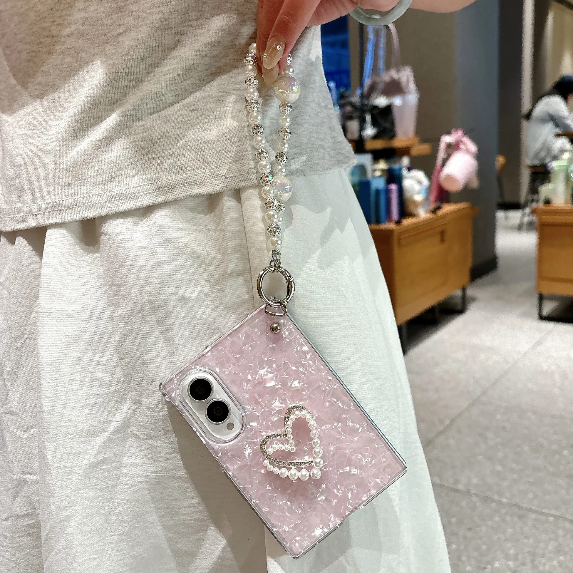Fashion Love Pearl Bracelet Shell Pattern Phone Case for Samsung Z Fold 8 Wide Shockproof Lens Protrusion Portable Slim Cover