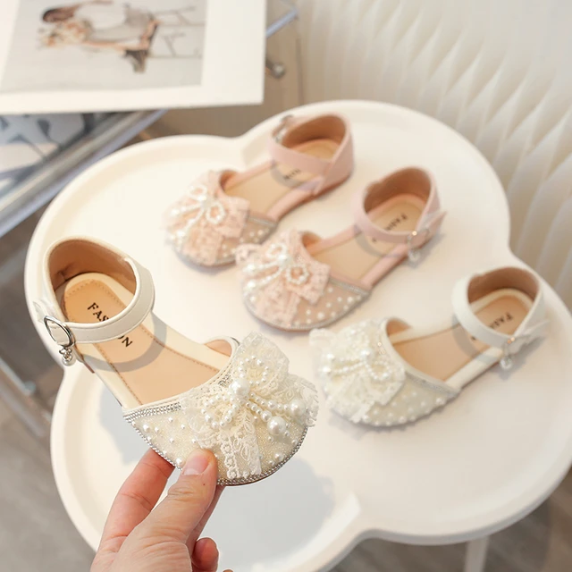 Girl Summer Sandals 2025 New Elegant Kids Fashion Princess Flat Sandals with Lace Bowknot Sweet Versatile Children Wedding Shoes