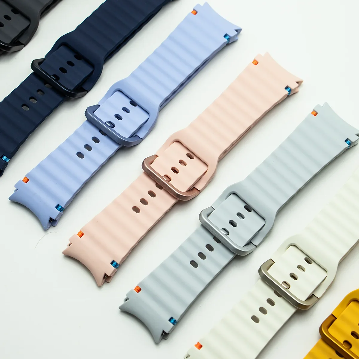 Seamless Quick Release Silicone Watch Strap - Versatile Design