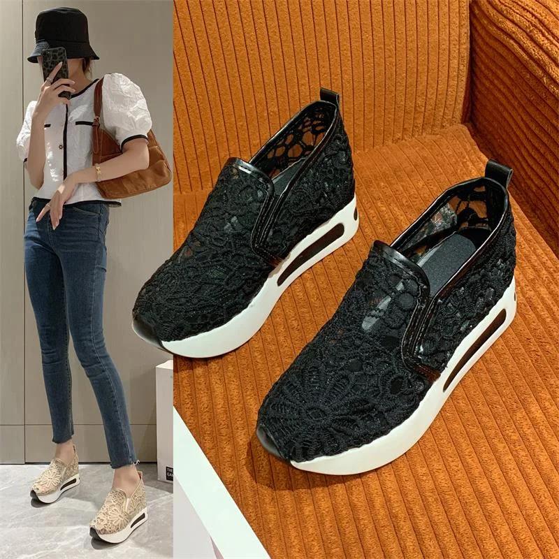 Classic Black Embroider Sneakers for Women - Uniqwear