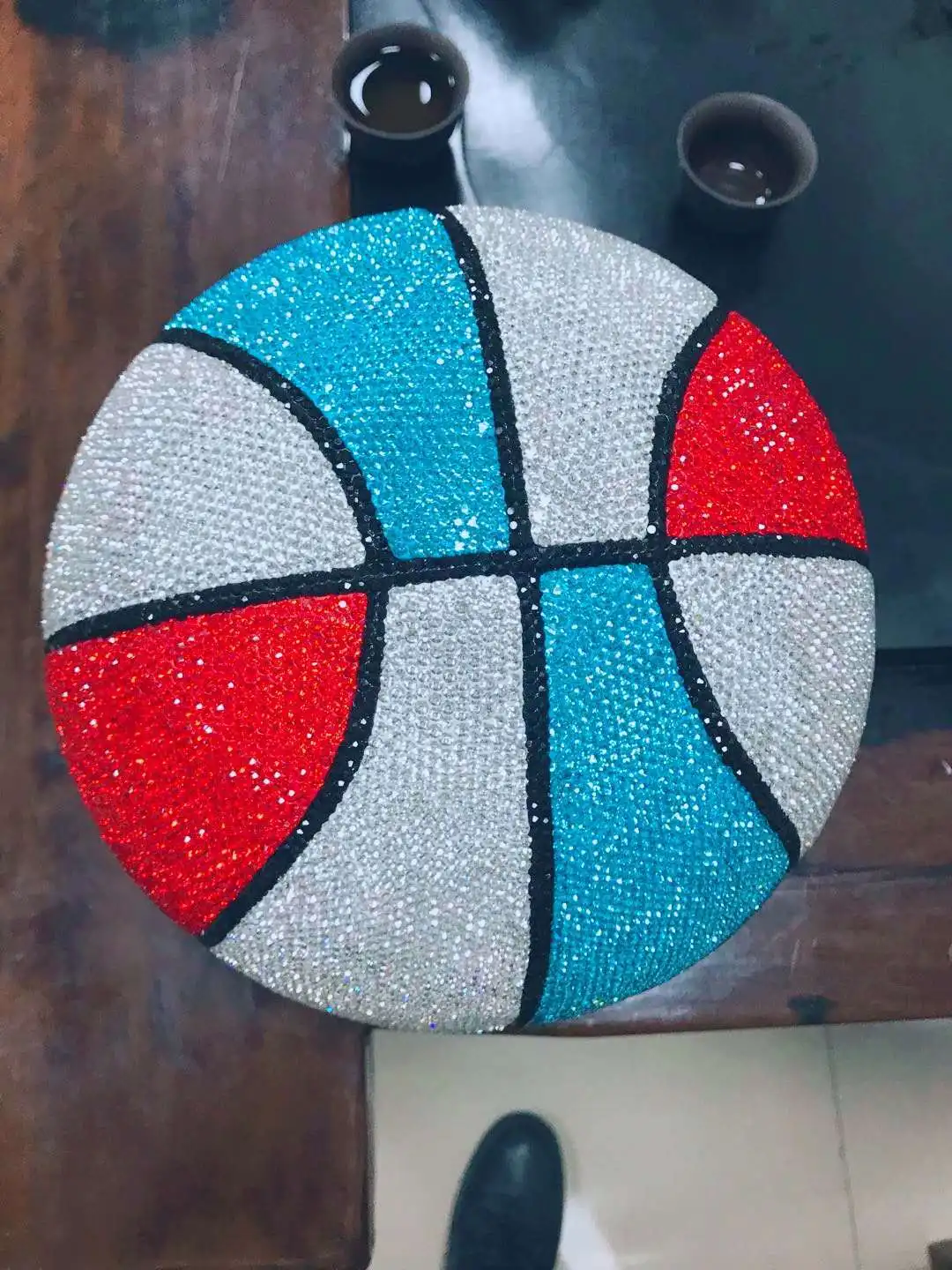 Anpassbarer Strass-Basketball, exquisite Ornamente, Basketballclub, Blinged, Ausstellung, Souvenirpreis, individuelle Logo-Signatur – Detail 4