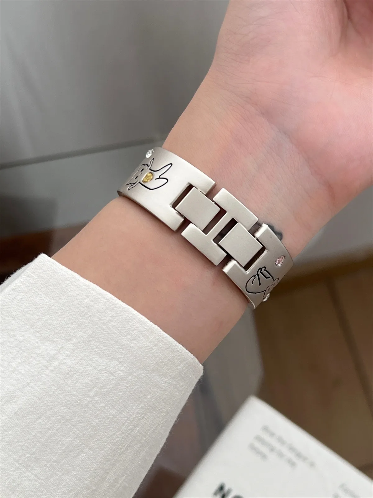 Bracelet de montre pour iwatch 42/44/45/46/49 mm 38/40/41 mm Bracelet de montre tendance en métal pour montres série Ultra2 série 10/9/8/7/6/5/4/3/2/1_voghion.com