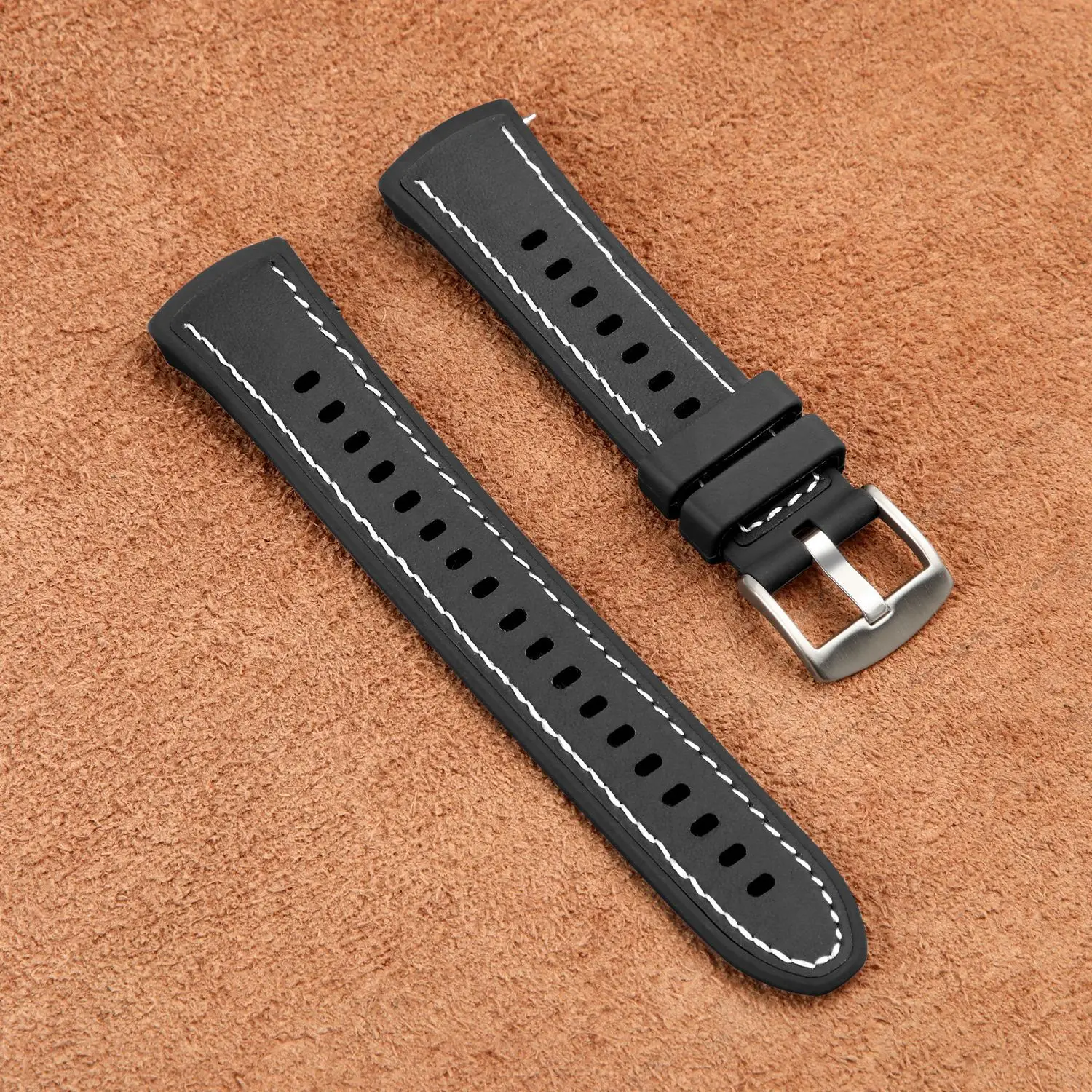 Breathable Silicone and Leather Veneer Composite Watch Strap with Pin Buckle