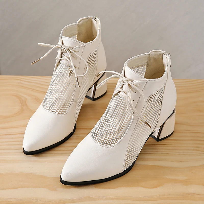 

2023 Spring and Autumn Fashion British Style Shoes Fashion Boots New Lightweight Flying Woven Front Lace Casual Women's Boots