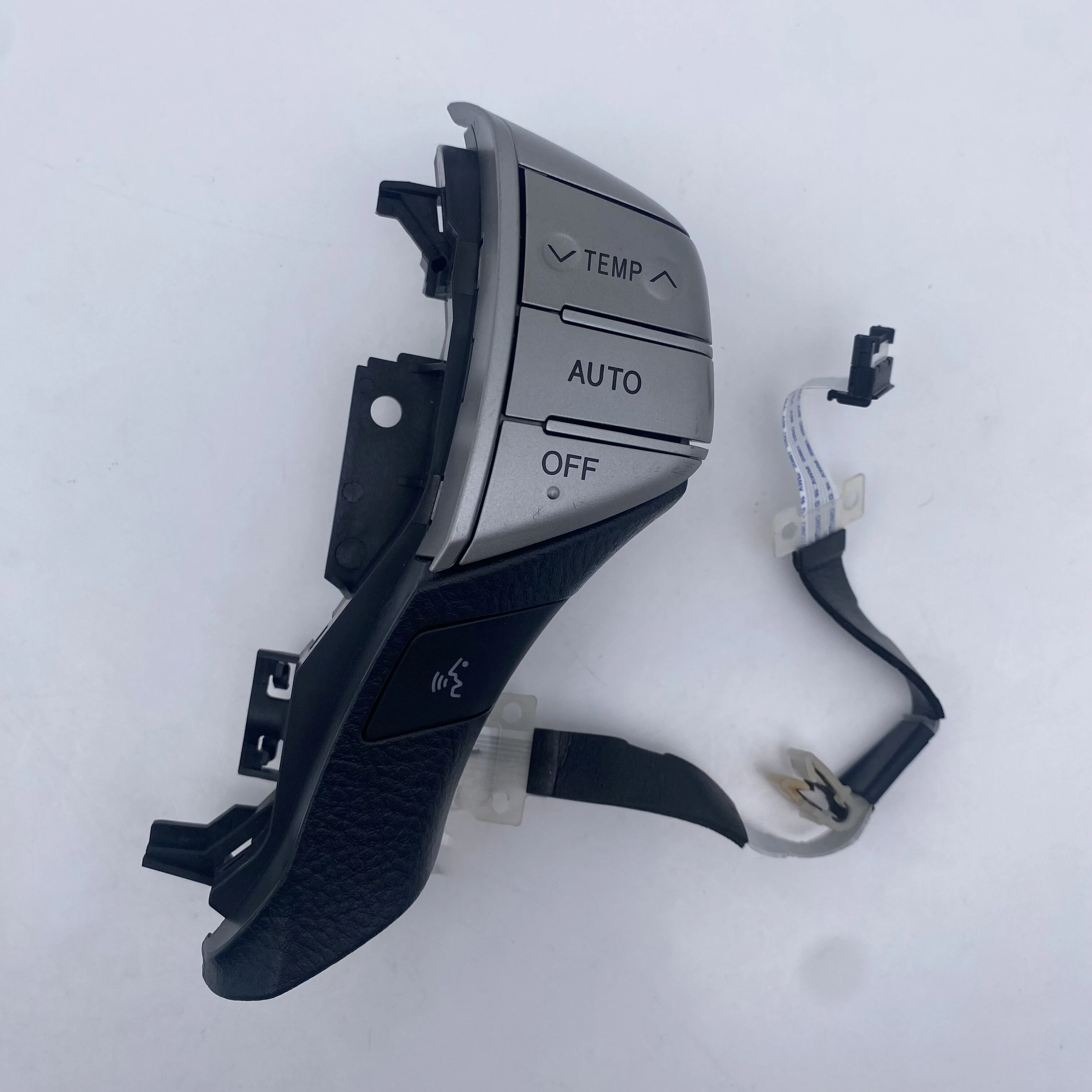 

Оригинальный автоматический температурный переключатель рулевого колеса для Toyota Avalon 2008-2011 84250-07013-B2 84250-07013