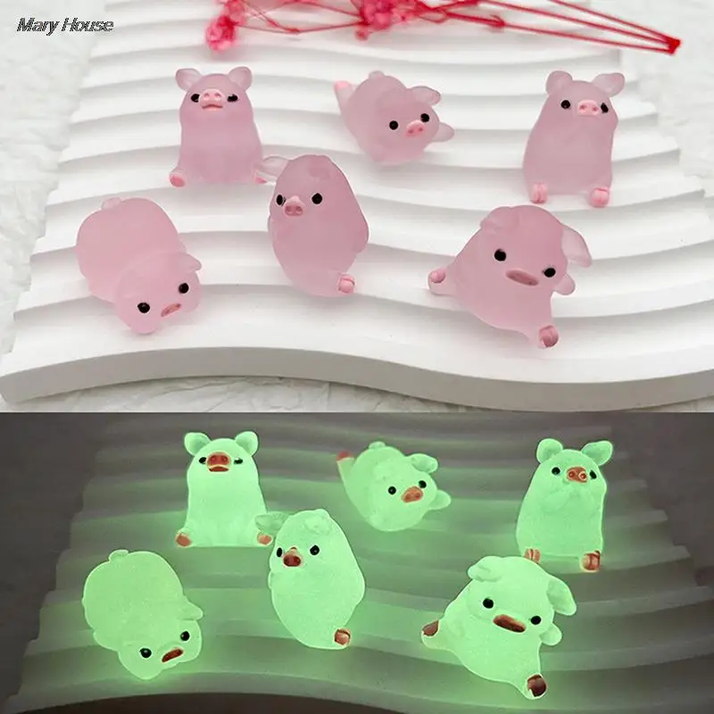 

2Pcs Luminous Mini Resin Pig Toys Dolls Figures Home Garden Decoration Cartoon Color Chick Cute Car Ornaments Gift Random color