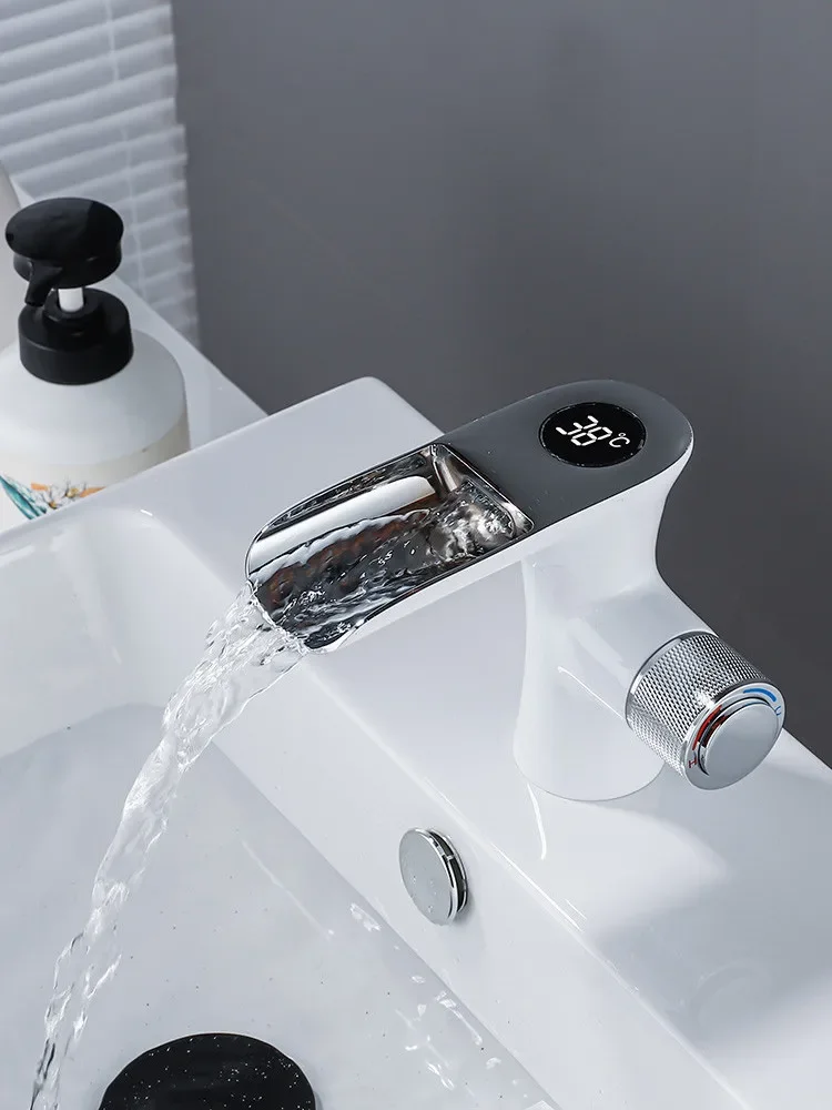 Description Picture 3 of itemNew Basin Faucet Temperture Digital Show Bathroom Black Wash basin Single Handle Hot and Cold Waterfall