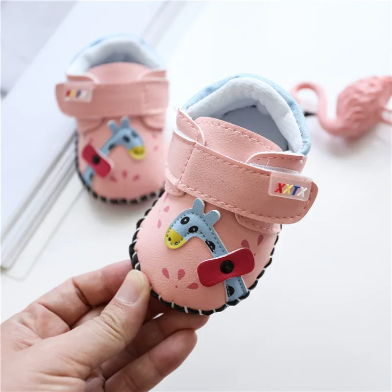 

Осенняя детская обувь, нескользящая резиновая подошва, обувь для малышей, с жирафом, мультяшная подошва ручной работы, детская обувь