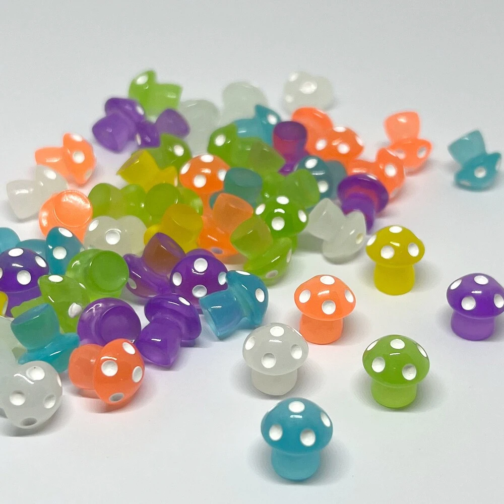 

10/20pcs Glow In the Dark Mini Resin Mushroom Miniatures, Mixed Tiny Fairy Garden Ornament, Micro Landscape DIY Craft Decoration