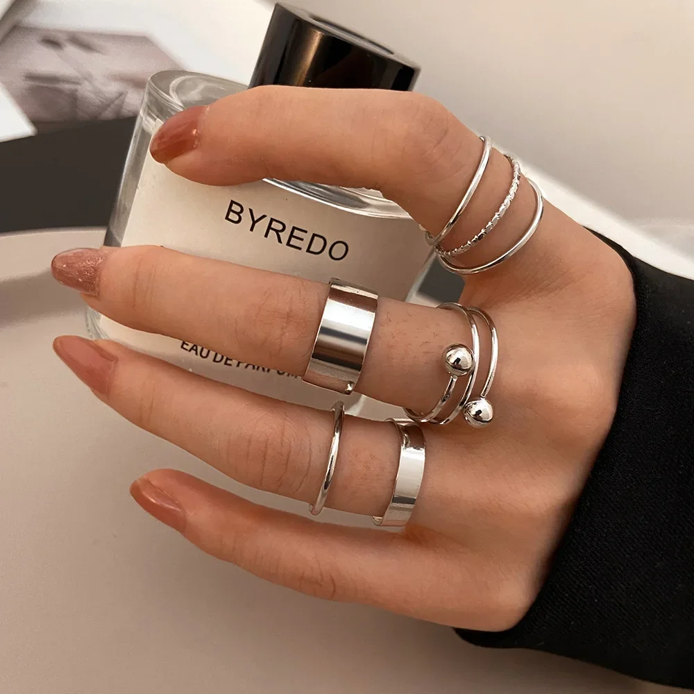

Retro Three-Dimensional Spiral Cross Ring Set of 5 - Cold golden Style