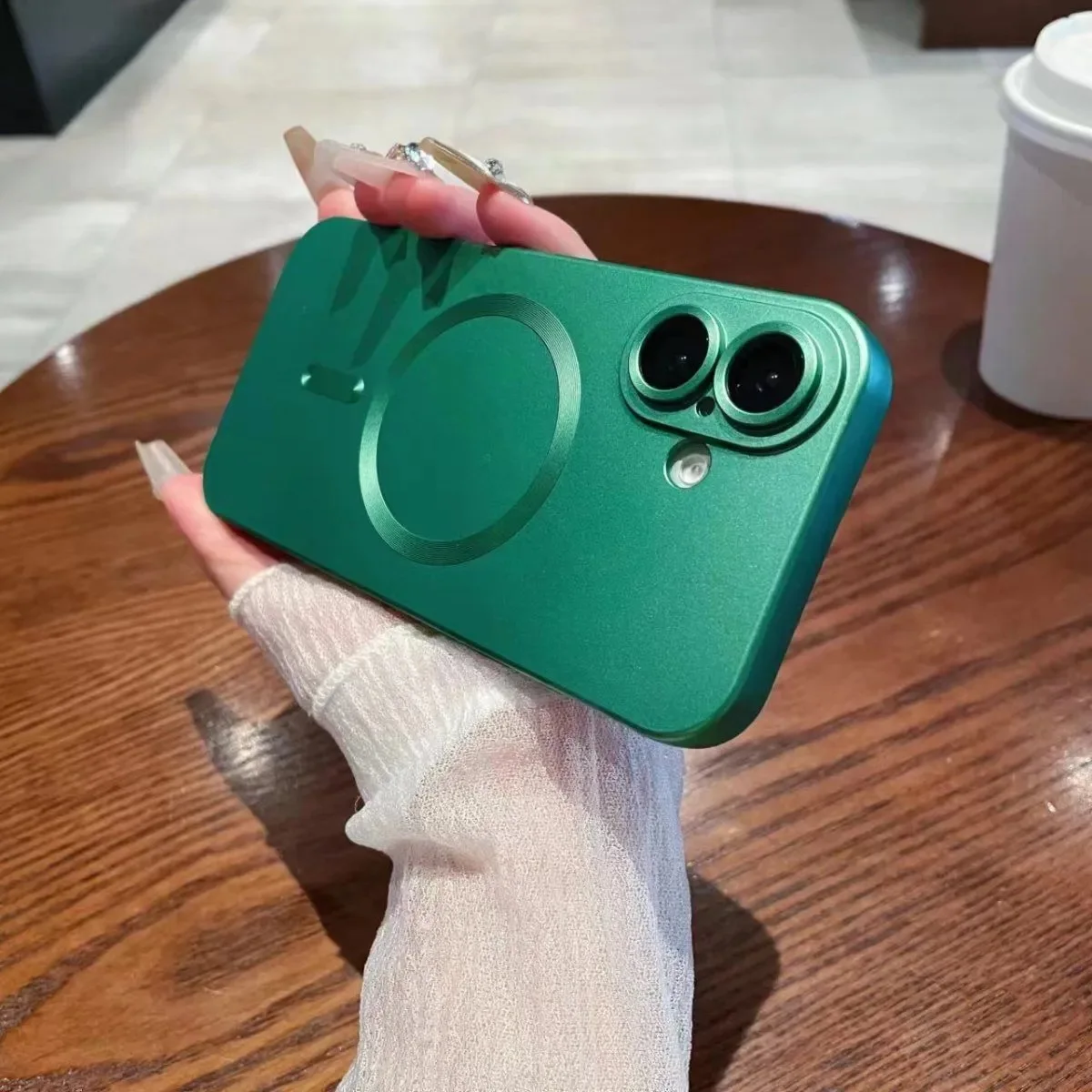 Metallic Paint Magnetic Silicone Case with Solid Color Finish