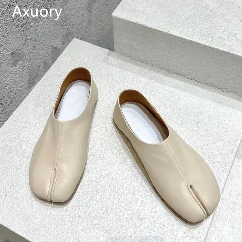 2023 New Split Toe Flat Shoes Solid Color Genuine Leather High Quality Minimalist Retro Style With Box Vacation Shoe
