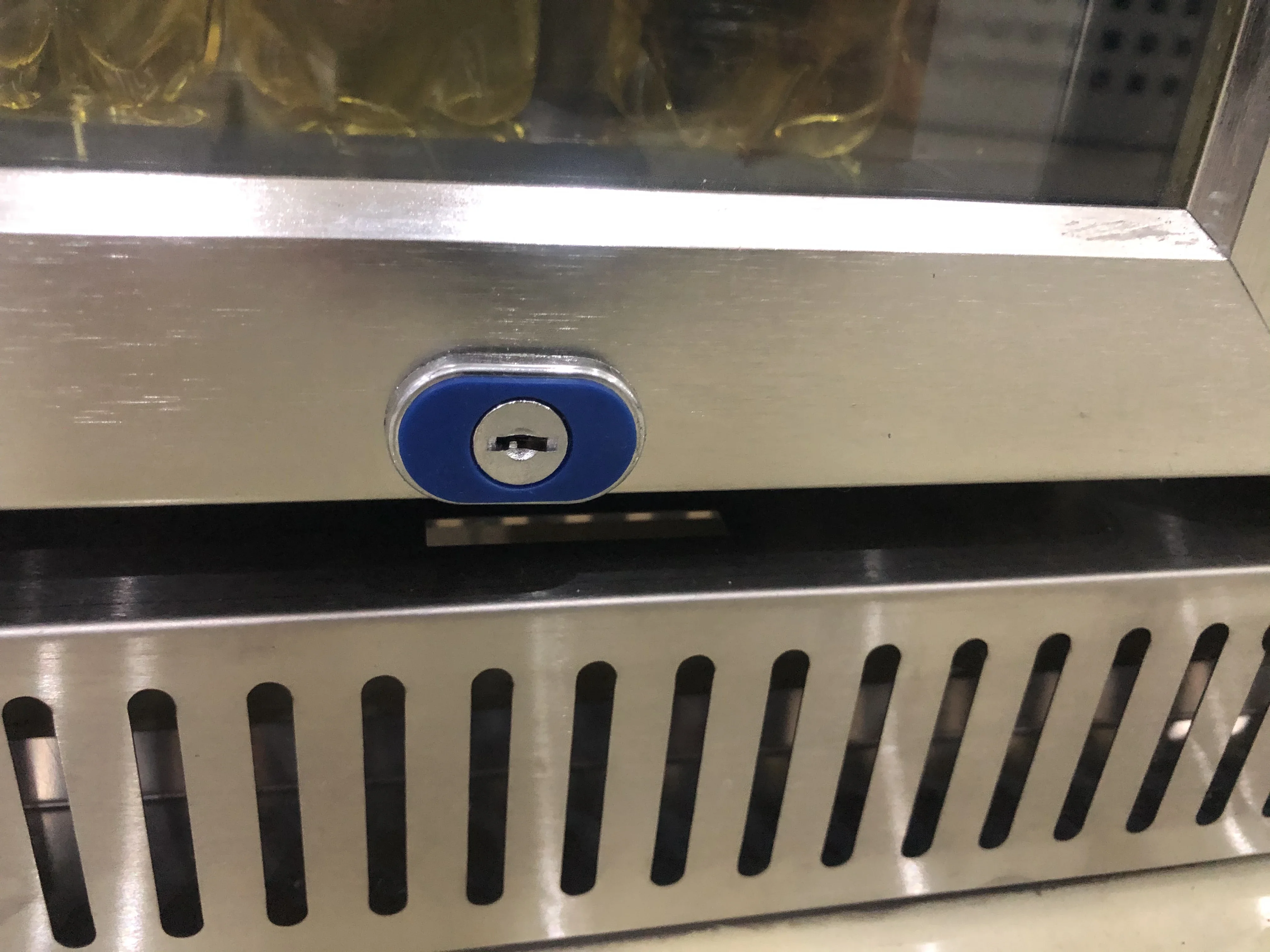 Hot Selling Air Cooling Commercial Beverage Beer Refrigerator Wine Cooler Drinks Chiller For bar Equipment small bar cooler