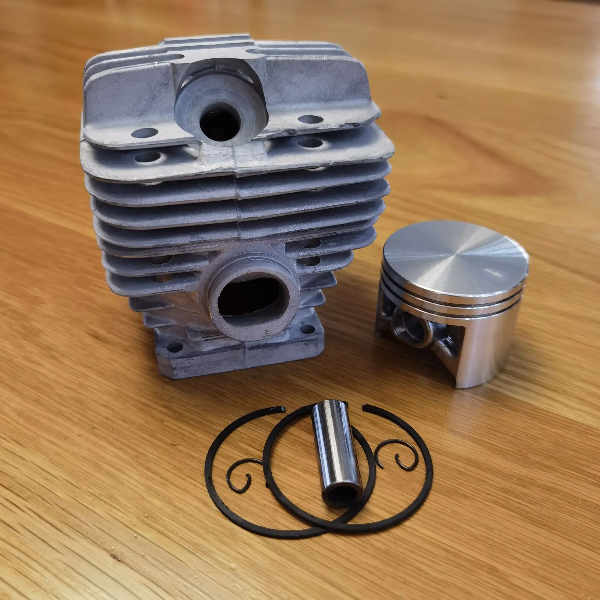 シリンダー ピストン リングセット ハスクバーナ 136 137 141 142｜チェーンソー替刃のソーチェン問屋むとひろ 40mm シリンダー ピストン キット Husqvarna 136 137 141 142 チェーンソー交換用 530069941