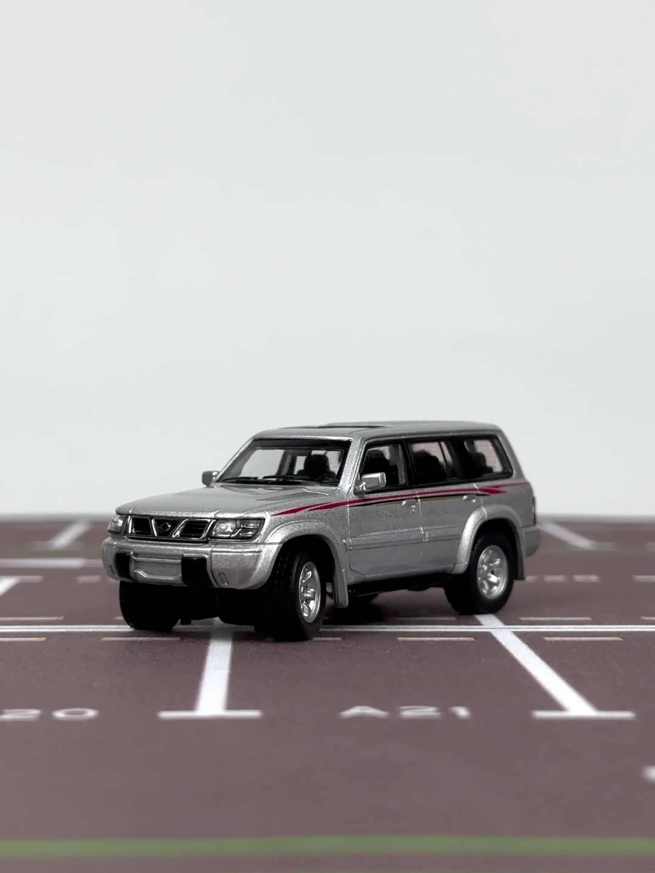 メタルダイキャストミニチュアカーモデル、1:64スケール日産