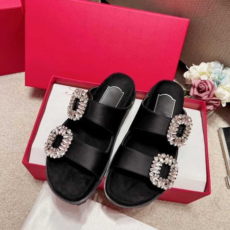 

Women's casual slippers European and American summer new crystal rhinestone double button flat bottomed open toe beach sandals