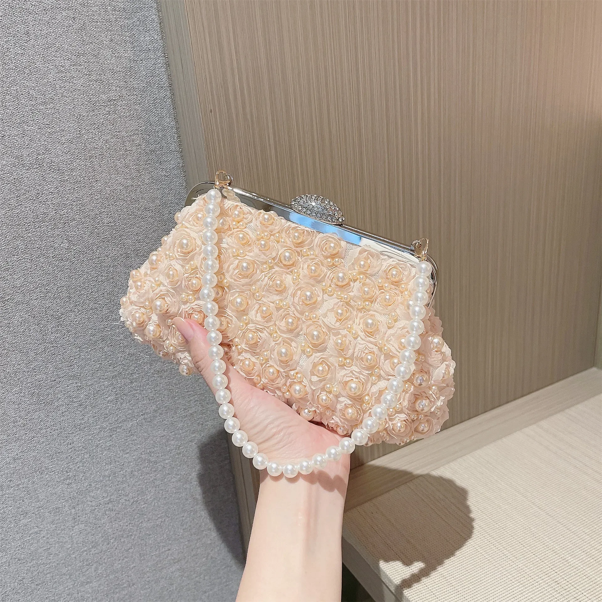 Ladies' Handheld Evening Bag Pearl Bag Women's Retro Dinner Bag  Soft Material Purse Luxury Party Style Wedding Outfit Matching