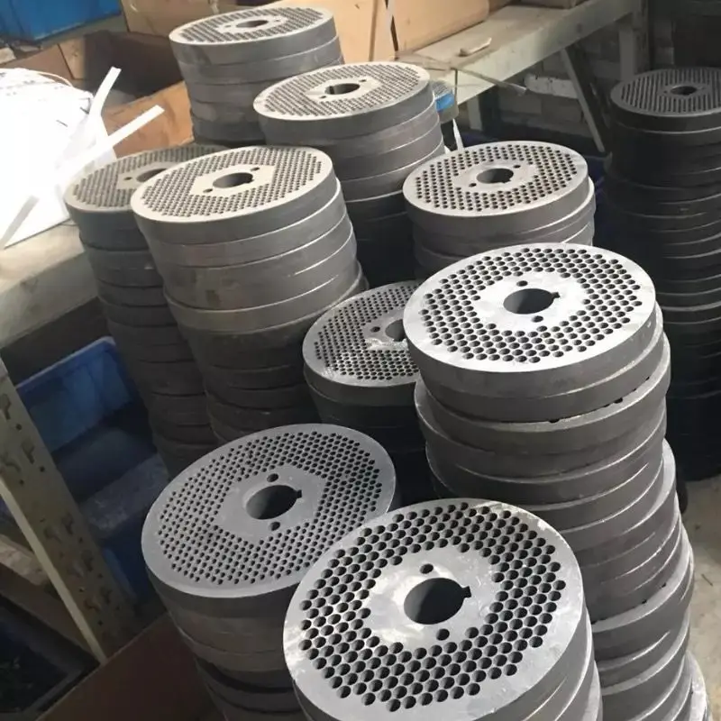 Feed pellet machine grinding disc manganese steel animal feed mill machine 4mm 6mm disk feed pellet making spare parts