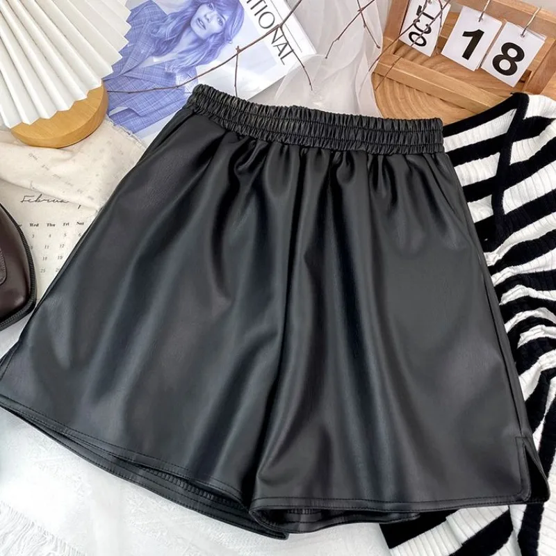 Women's Solid Elastic Waist Ruched Pocket Wide Leg 2023 Autumn and Winter High Waited Loose Fashionable All Match Leather Shorts