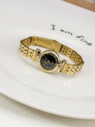 Elegant Gold Women's Antique - Style Quartz Watch with Steel Strap (Gold black)