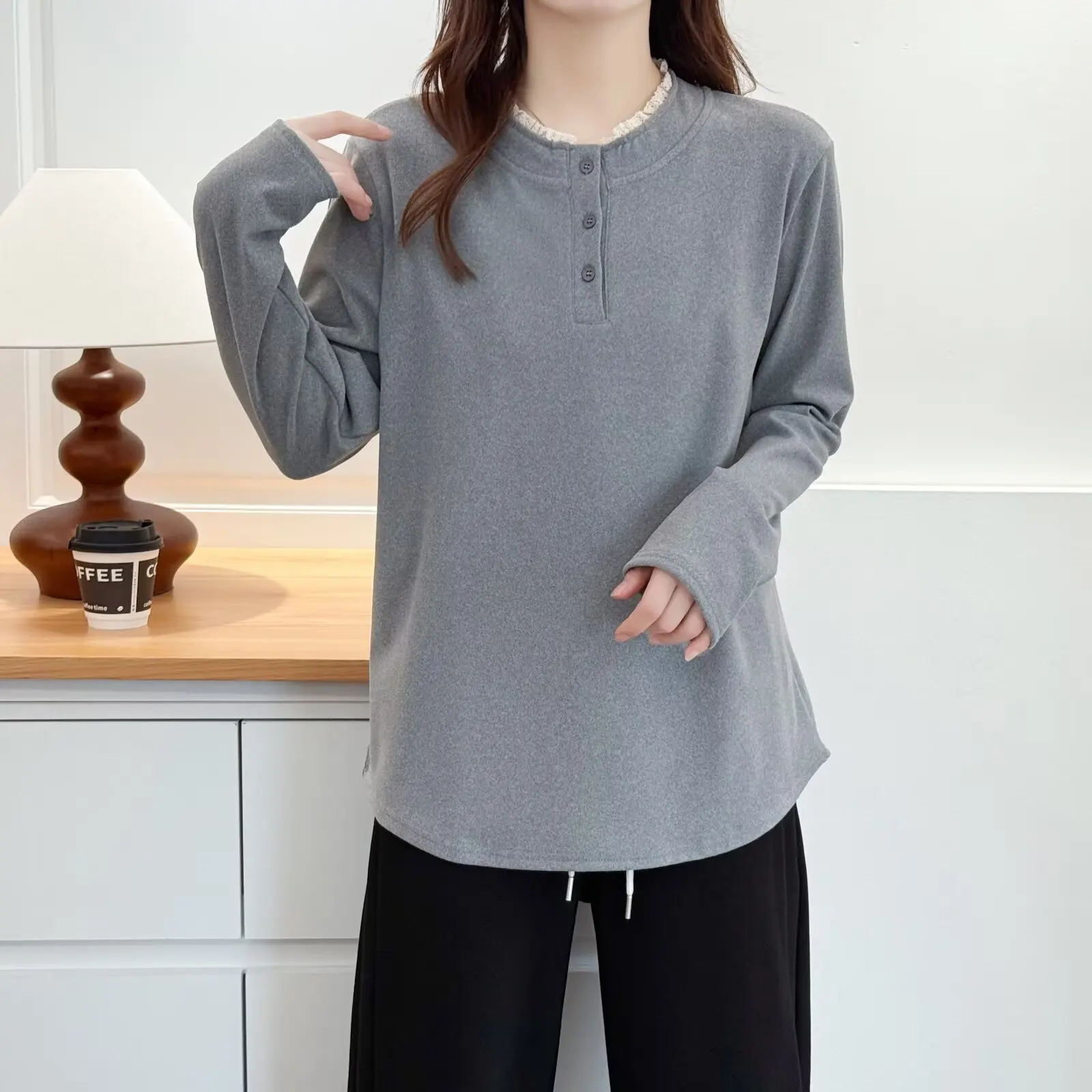 XXXXL Fashion Plus Size Women's T-Shirt Autumn And Winter Stylish Lace Three Button Long Sleeved De Velvet Warm Inner Tops 2572