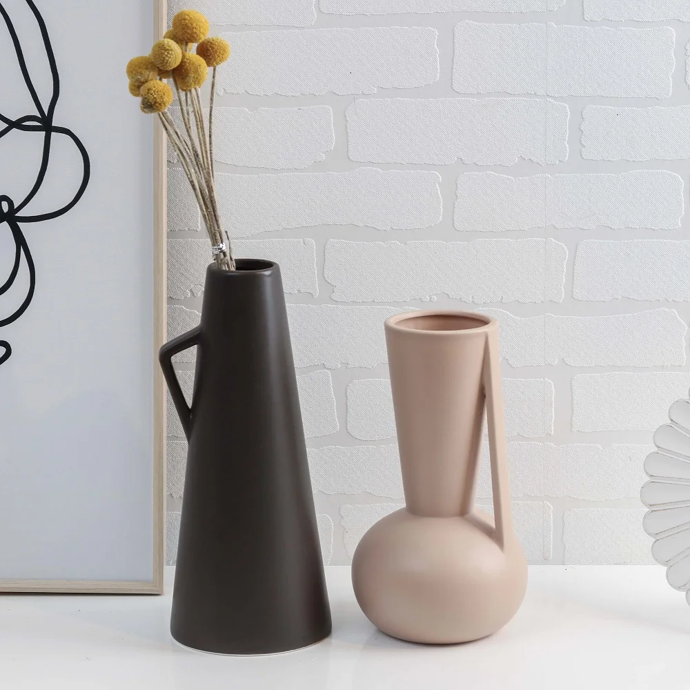 Set of 2 Neutral Ceramic Vases 1