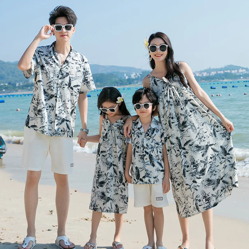 

Summer Korea 2024 New Parent-child Dress Family matching Mother-daughter Fashionable Dress Father Son Short Sleeve T-shirt