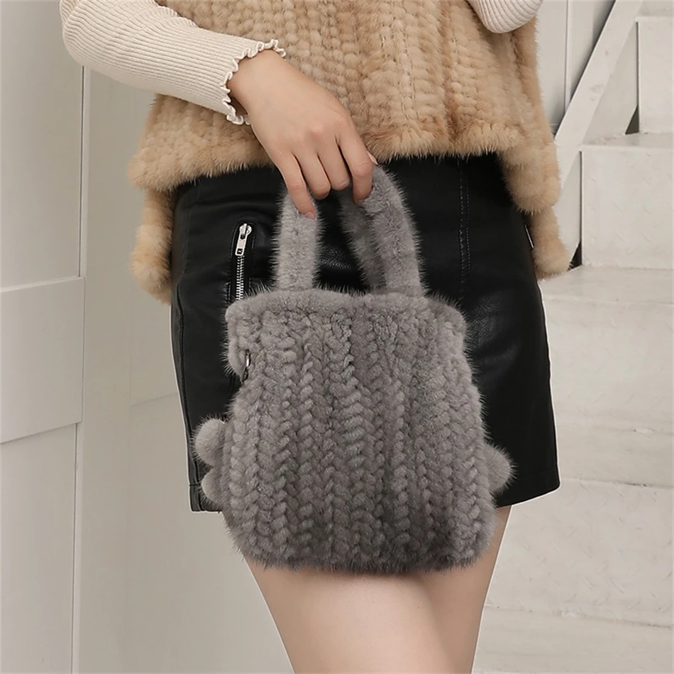 

Winter Casual Fashion Fur Shoulder Bag Women's High Quality Mink Fur Woven Shoulder Bag Magnetic Buckle Closed Crossbody Bag