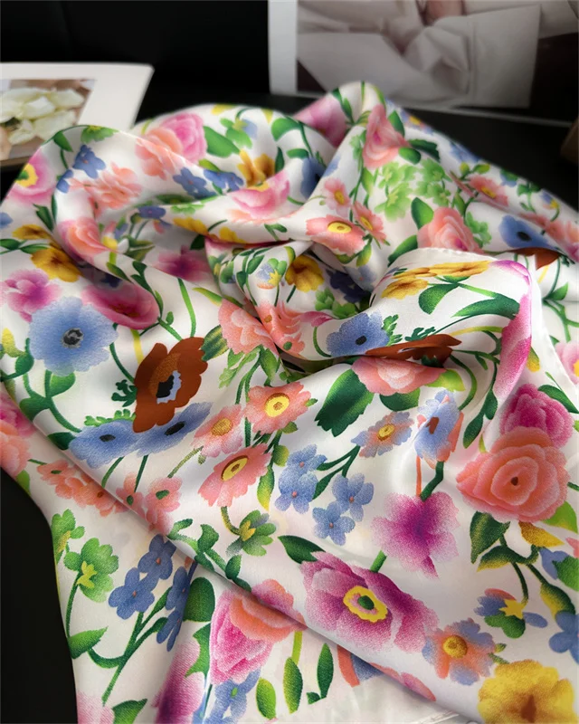 2024 neue Mode 70X70 cm Gedruckt frauen Schal Pashmina Seide Schal Quadrat Schal Dekorative Stirnband Hals Luxus Design bandana – Detail 9