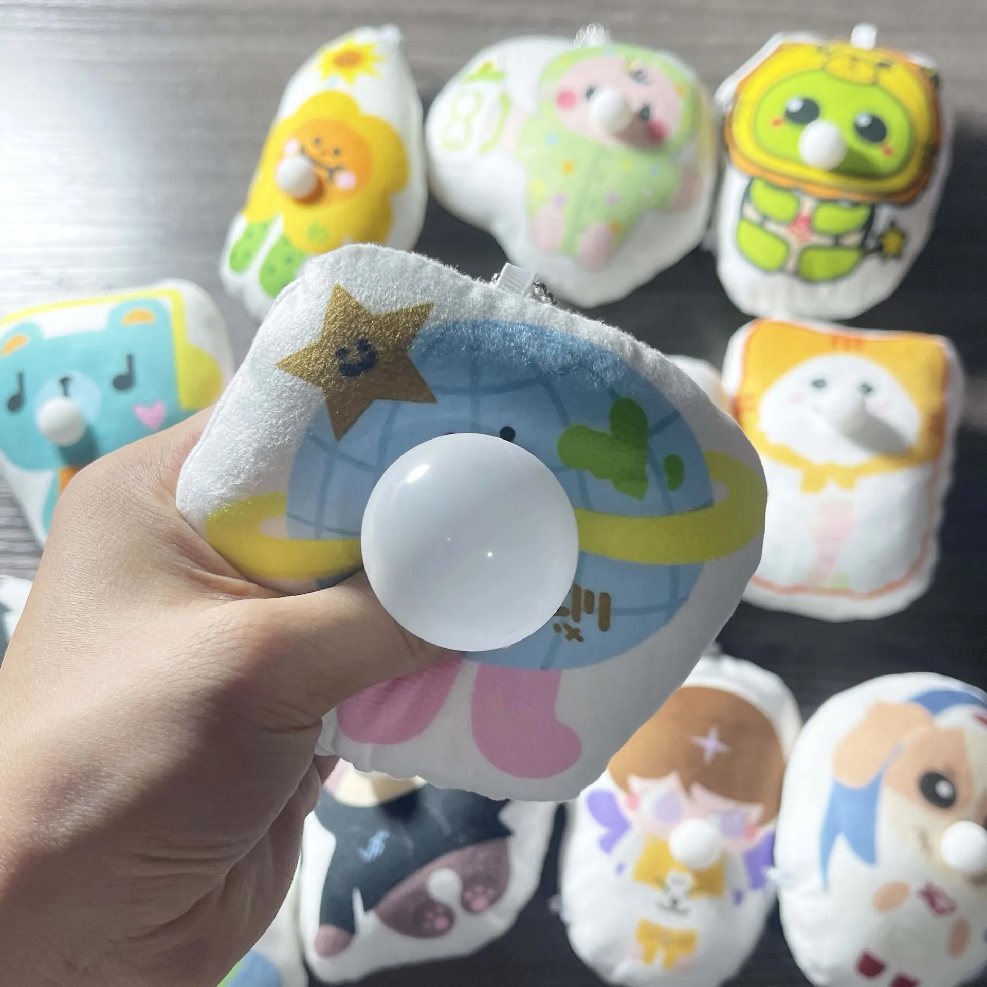 タイ GMMTV CP ソフトぬいぐるみキーホルダー 10 センチメートルきしむ