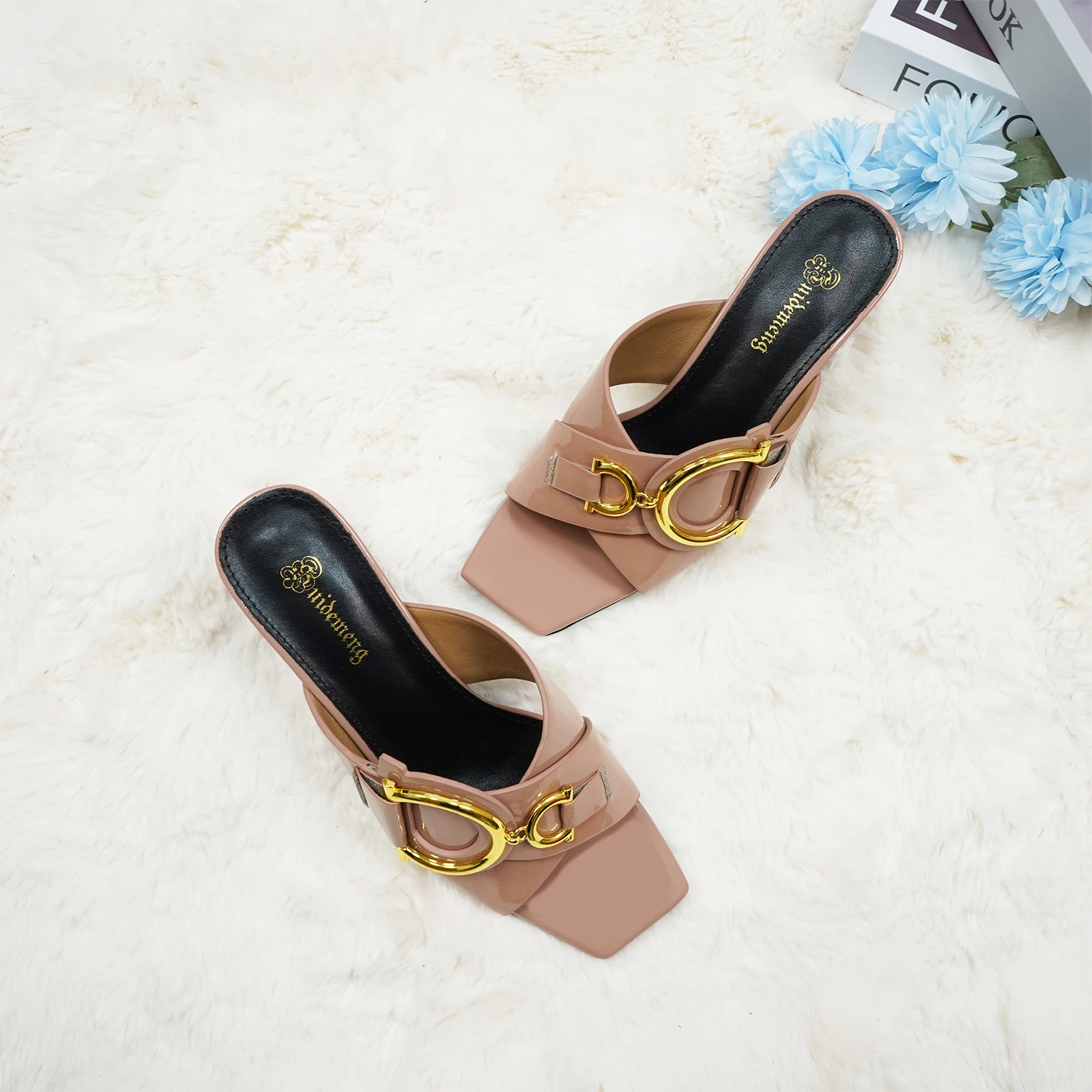 2024 New Women's Summer Outdoor Coarse Heeled Slippers with Anti Slip and Dew Toe Solid Color Water Diamond High Heel Slippers 3