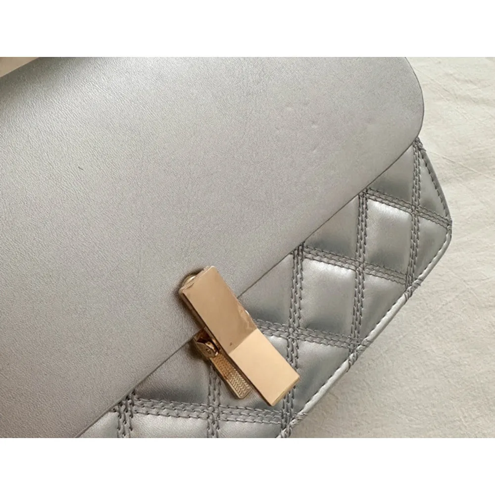 Personalized and Beautiful Embroidered Thread Texture Small Square 2024 New Handbag with Advanced Sense Underarm Single_voghion.com
