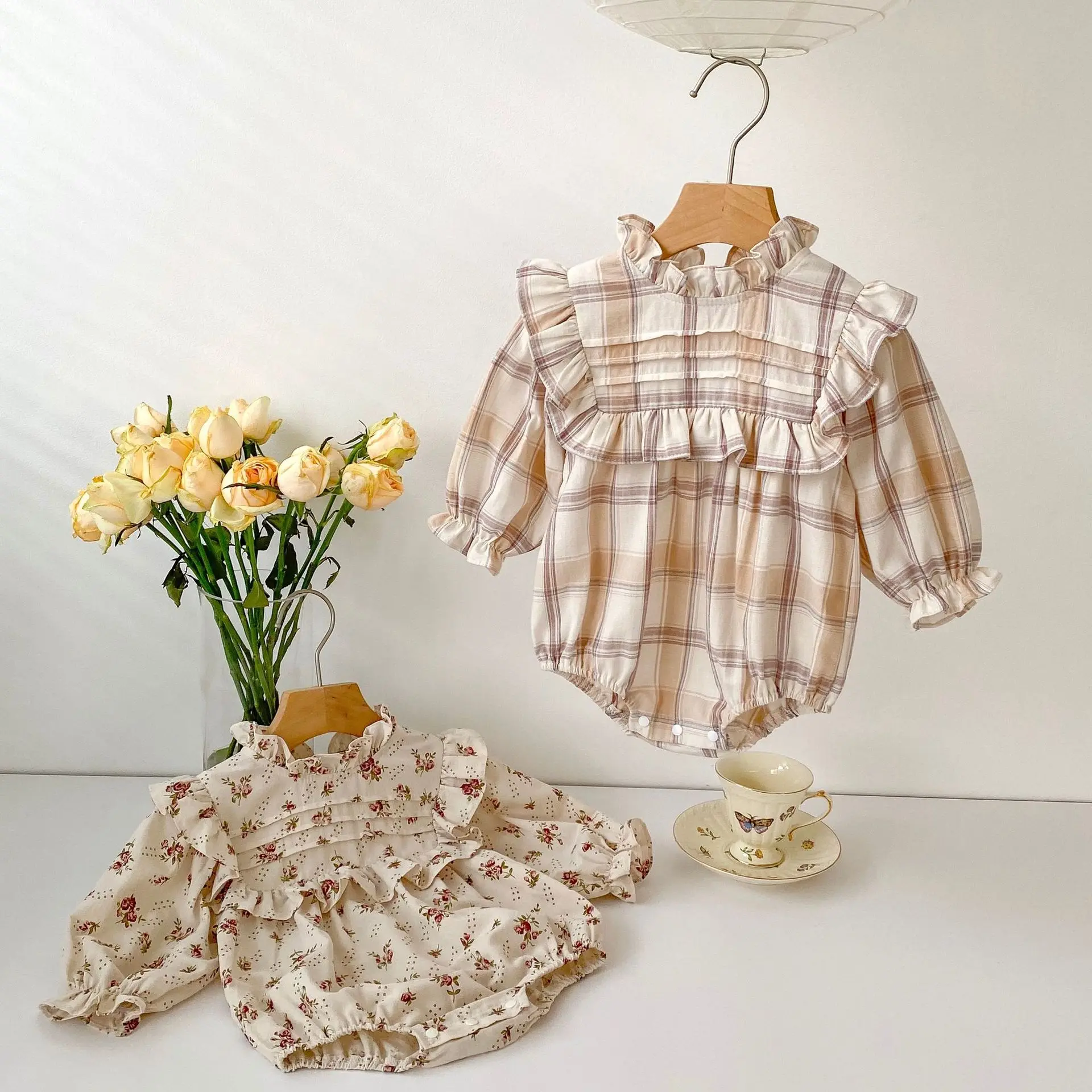 

Sweet Girls Baby Clothes Plaid Floral Bodysuit Infant Thin Long Sleeve Ruffle Collar One-Pieces Newborn Girls Princess Jumpsuit