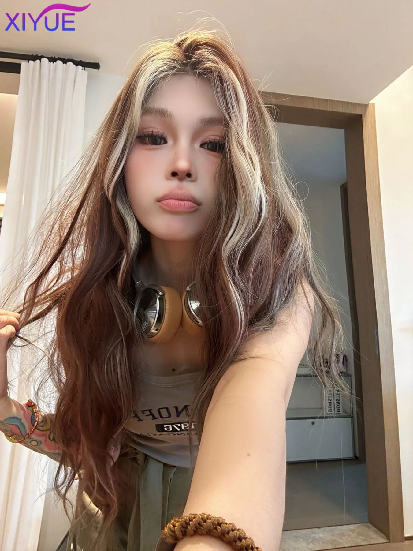 Brown Blonde Long Wavy Synthetic Wigs Middle Part Natural Wig Heat Resistant Cosplay Party Daily Hair Wig for Women