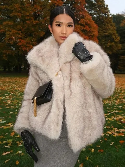 

TRAF Women's New Jackets Fashion Faux Fur Coat Woman Autumn Winter Warm Windbreaker Female Elegant Long Sleeves Lapel Outerwear