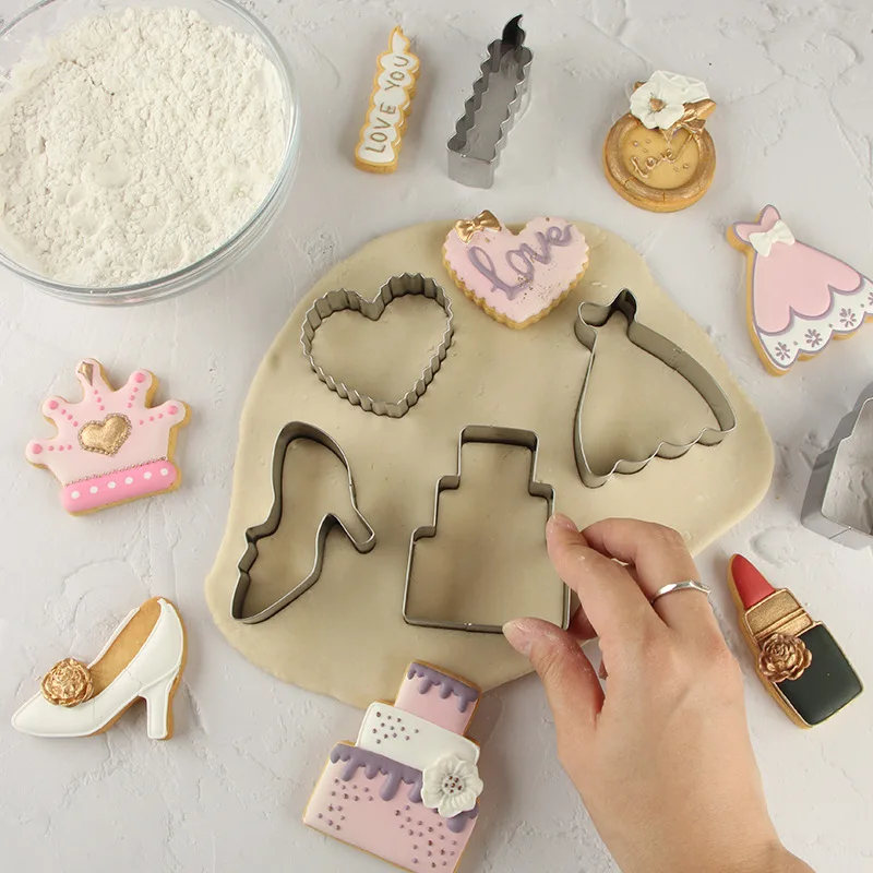 

Stainless Steel Heart Love Shape Cookie Mold Ring Key Biscuit Cutter Moulds For Wedding DIY Party Kitchen Baking Cake Supply