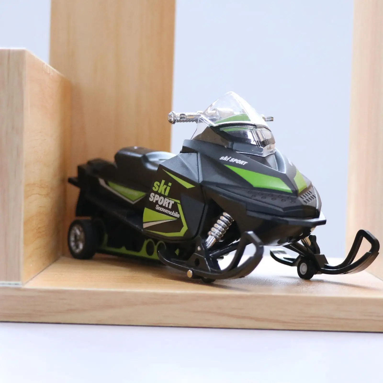 

1:32 Snowmobile Motorcycle Model Pullback Diecast with Lights And