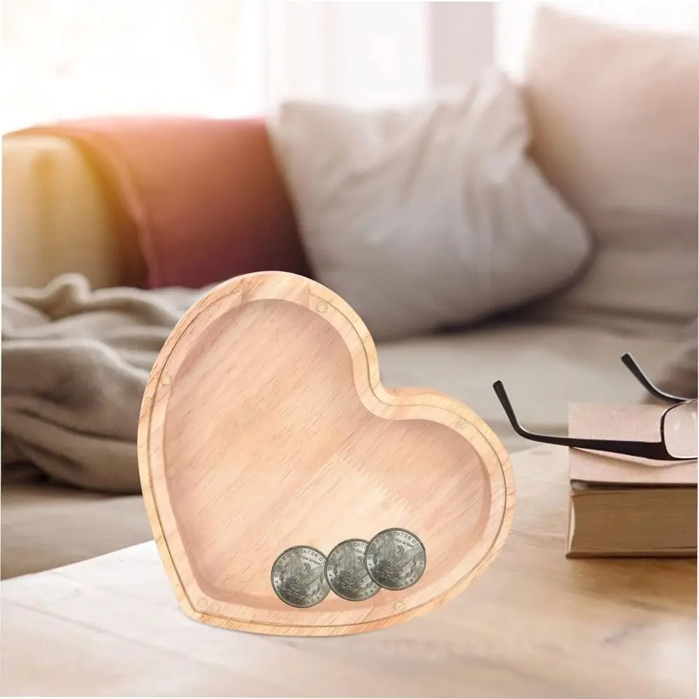 Salvadanaio in legno a forma di cuore con finestra trasparente_voghion.com