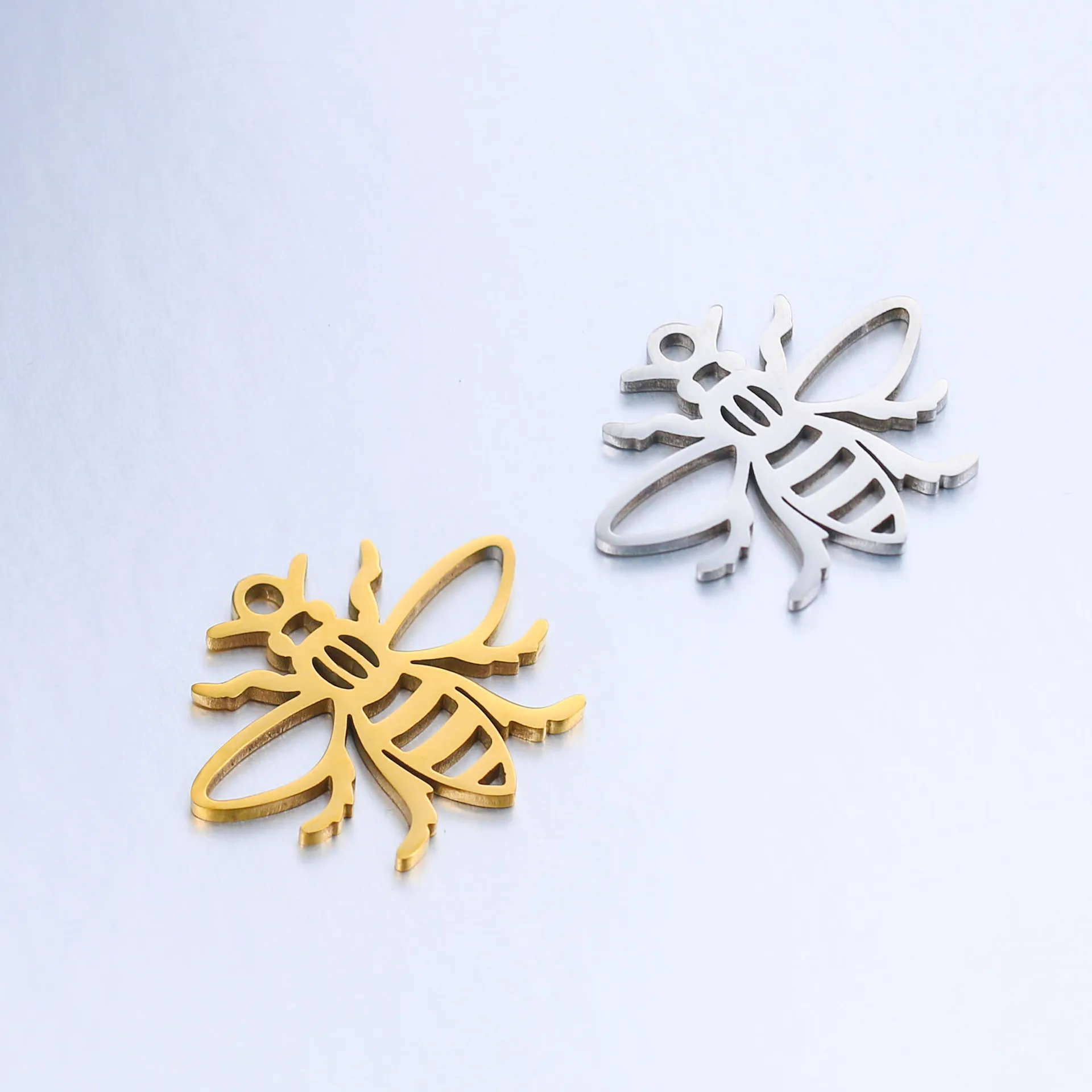 

10pcs Stainless Steel 15*18.5mm Charms Hollowed-out Bee Pendant For Women DIY Jewelry Making Animal Supplies Accessories New