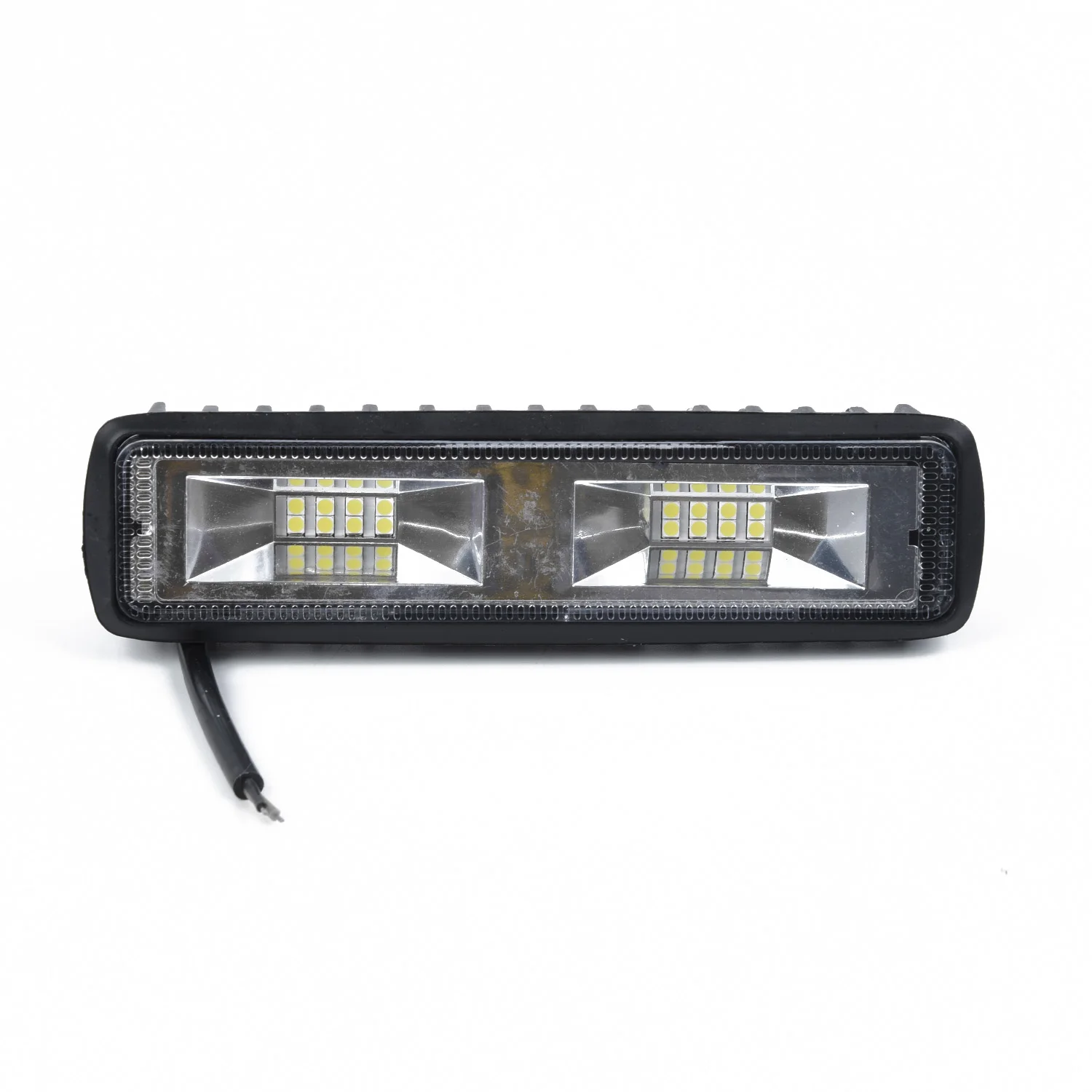 실용적이고 신뢰할 수 있는 고품질 LED 작업등 SUV 빔 운전 안개등 12V-24V 18W 오프로드 부품