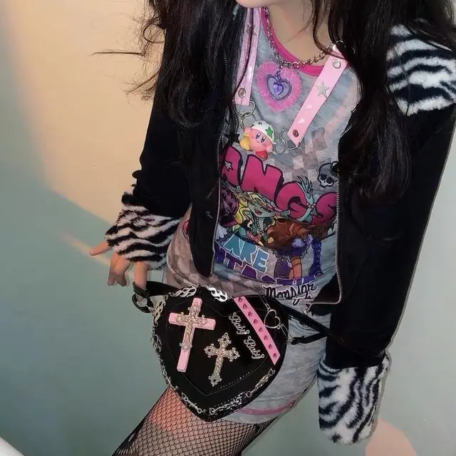 Xiuya Harajuku Y2K borsa a cuore per le donne Gothic Punk Rivet Cross Hot Girls Messenger Bag femminile giapponese carino Lolita pochette 6