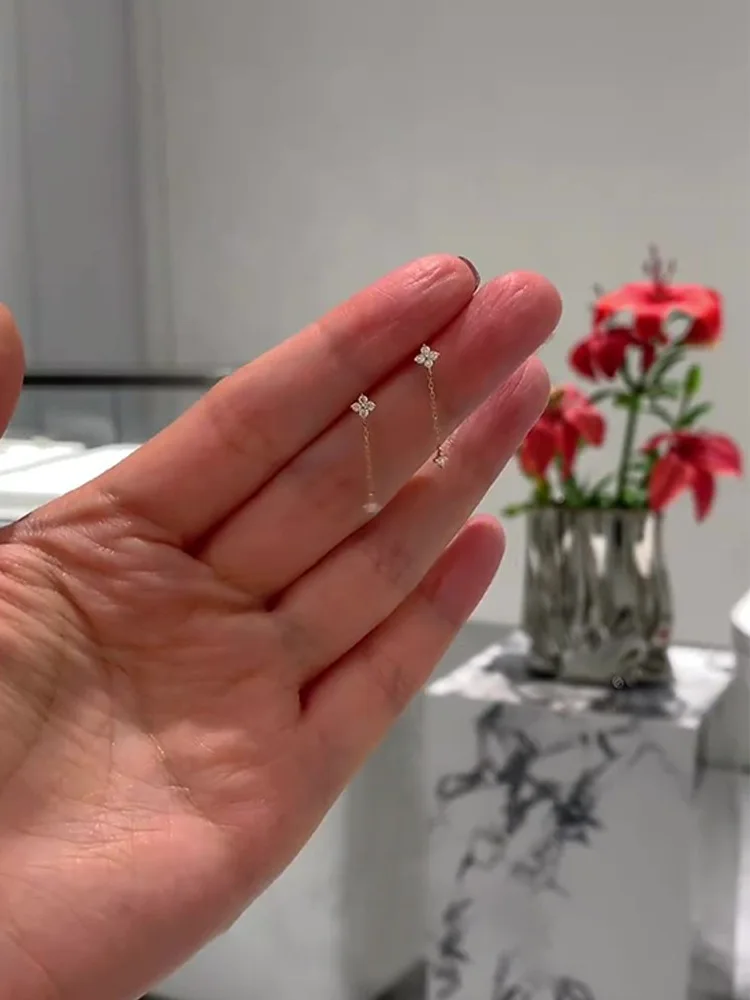 

Серьги-гвоздики с маленькой звездой, из серебра 925 пробы