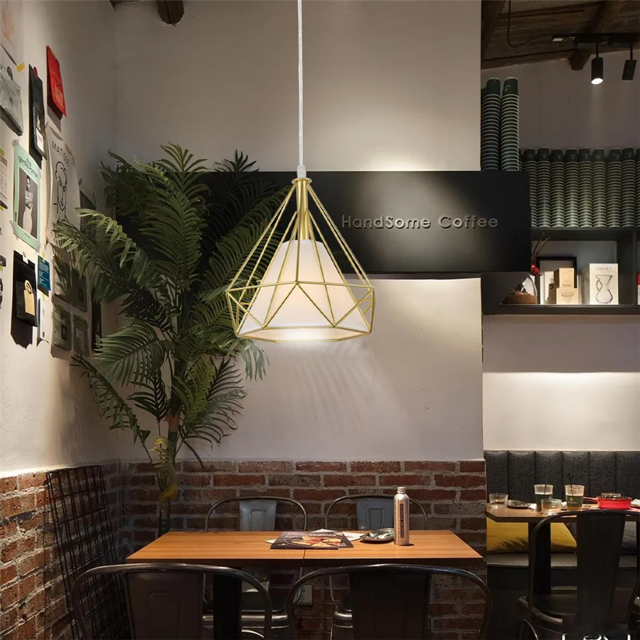 E27モダンな工業用鉄ケージシーリングライト,ロフト用ピラミッド型