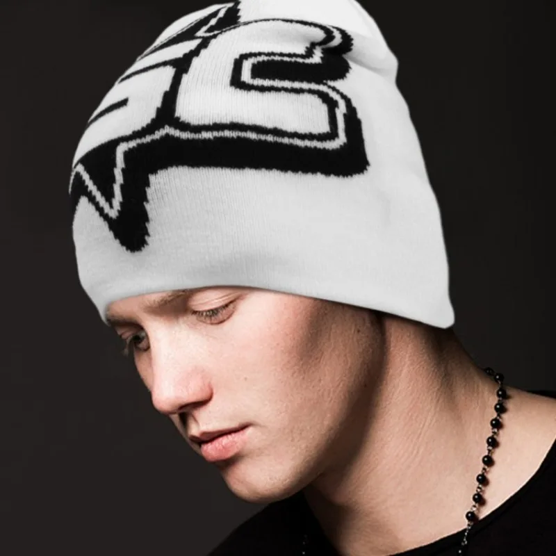 Рисунок 3 - Шерстяные вязаные облегающие шапки