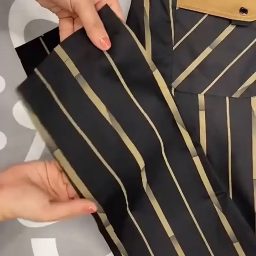New Men's Vertical Stripe Embroidered Casual Pants are Beautiful, Versatile, and Casual Fashion