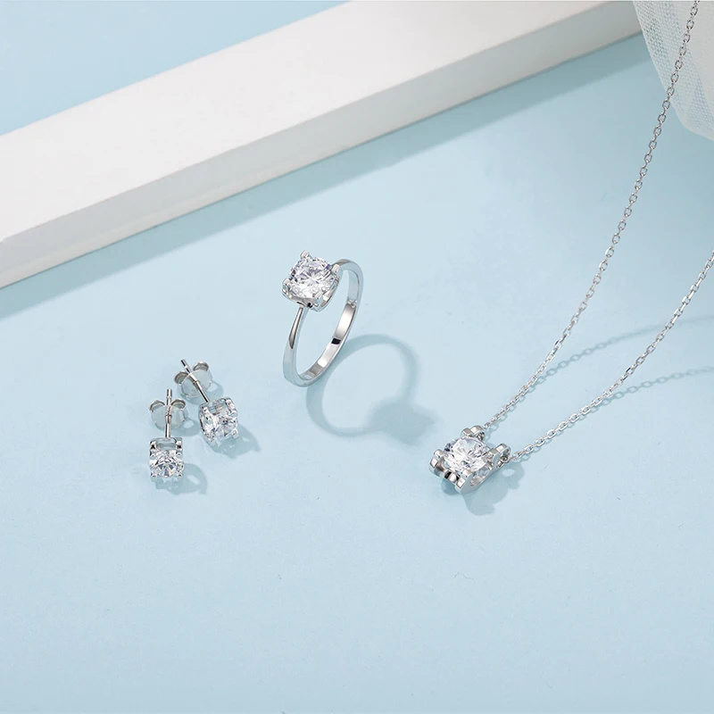 

Classic pear-shaped Mosan Diamond Pendant Earrings Set